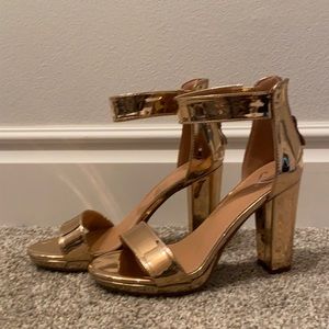 BRAND NEW Windsor Rose Gold Reflective Heels